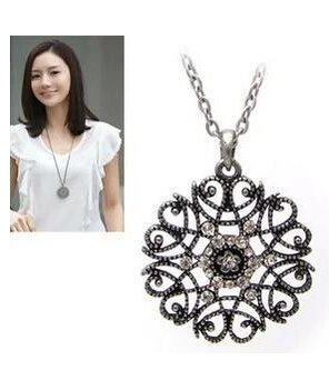 sweater chain necklaces & pendants Fro Woman - Star Jewelry 2015 New Design European Pop hollow flower long necklace